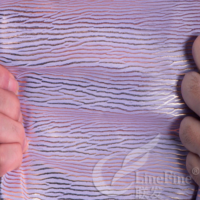 聯(lián)發(fā)合成皮 金絲柳枝效果的PU人造皮，鞋包兩用的品質(zhì)之選